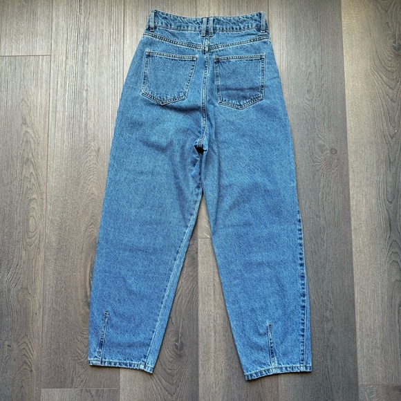 High Rise Tapered Jeans Size 2 - Picture 2 of 3